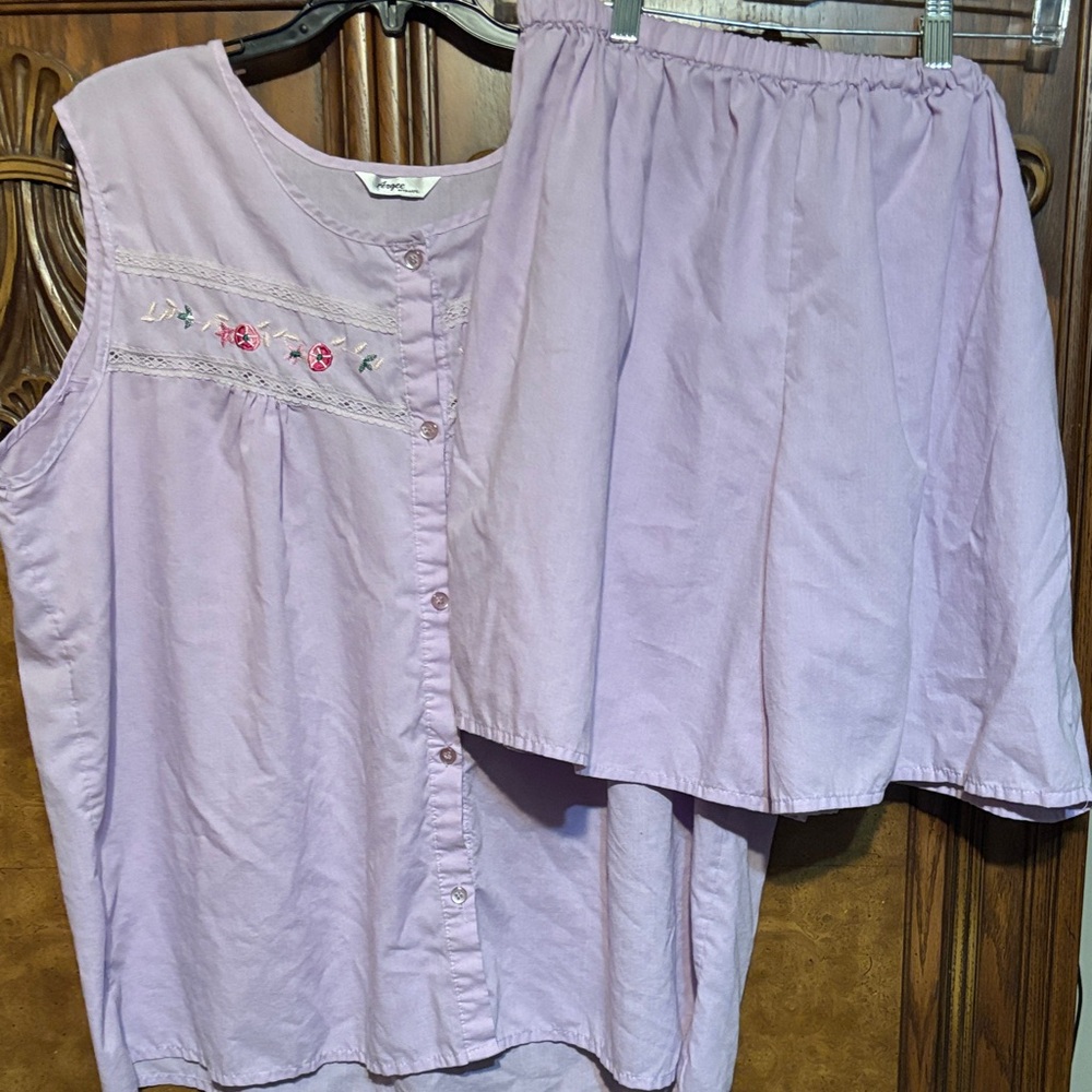 Lavender Sleeveless Pajama Set tote R
